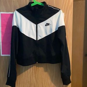 NIKE SWEATSHIRT!